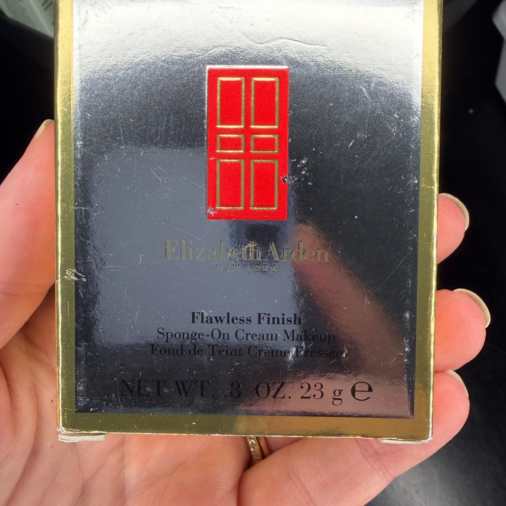 Elizabeth Arden Flawless Finish Makeup